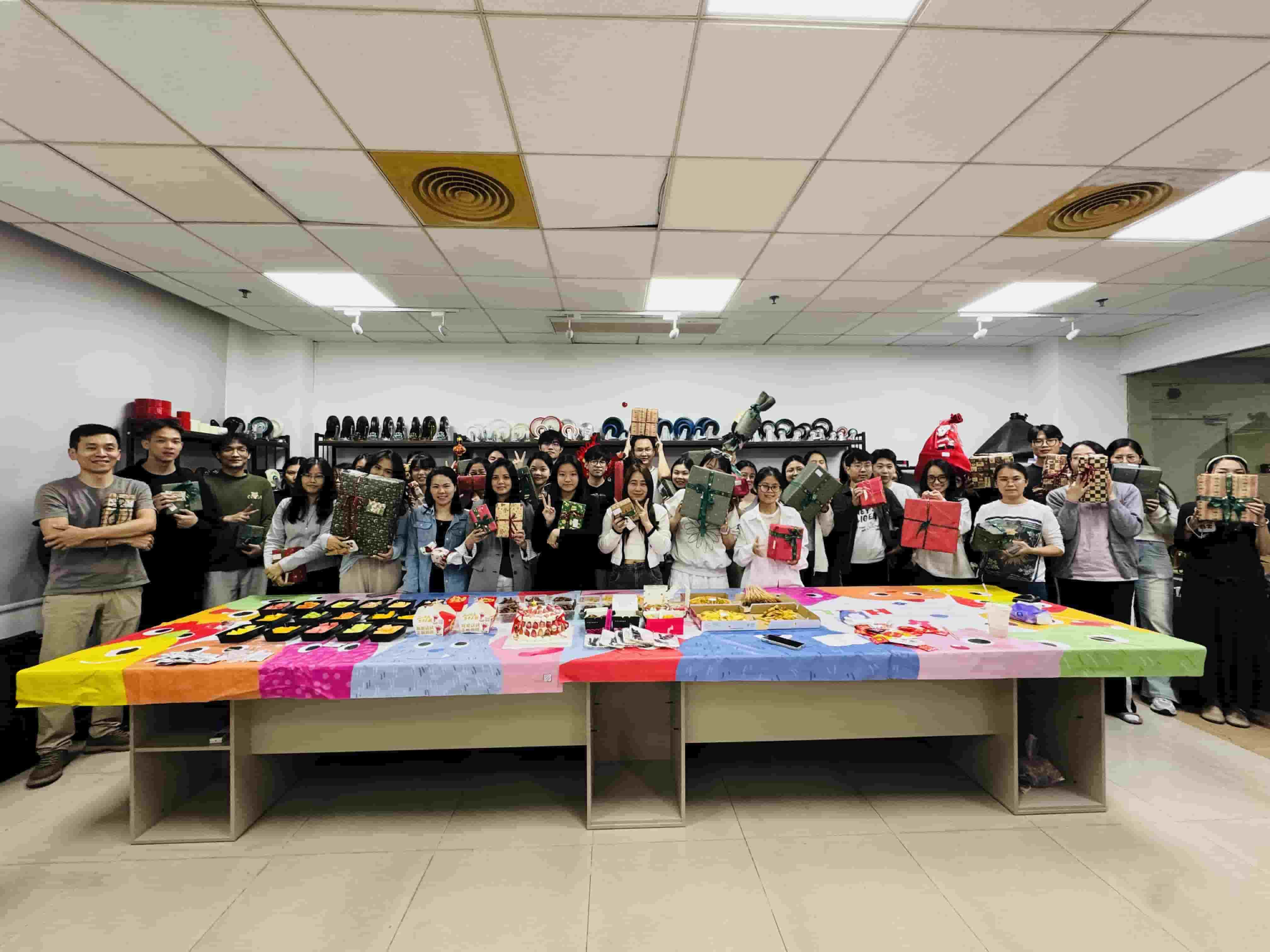 Celebrando la Navidad en WBD Caster